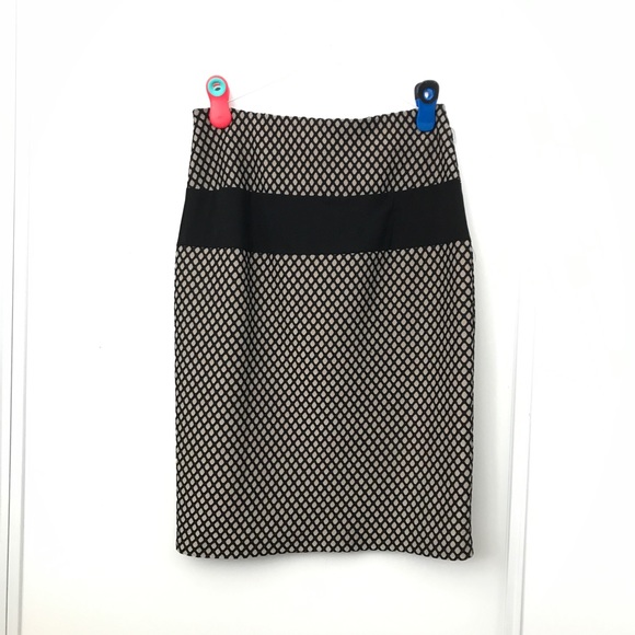 Kendall + Kylie FishNet Detail Pencil Skirt - Picture 5 of 6